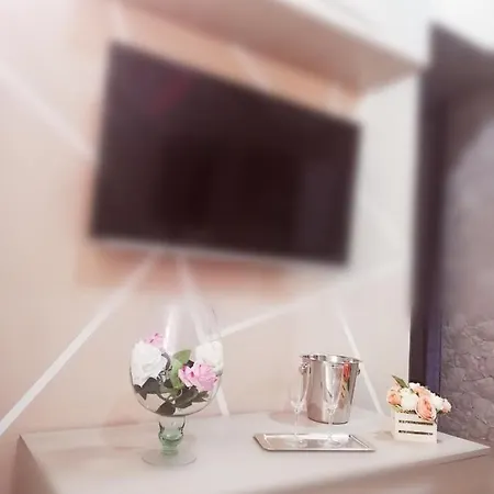Royal Dreams Bed & Breakfast *